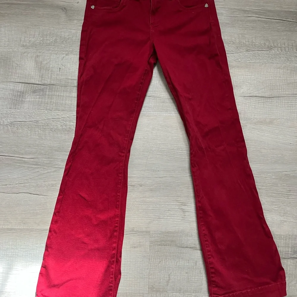 Kut from the Kloth Maggy Flare Pants in Vibrant Red - Picture 5 of 5